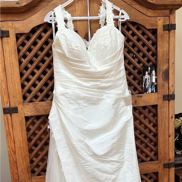 Demetrios Dresses & Skirts - Beautiful new Wedding dress with tags